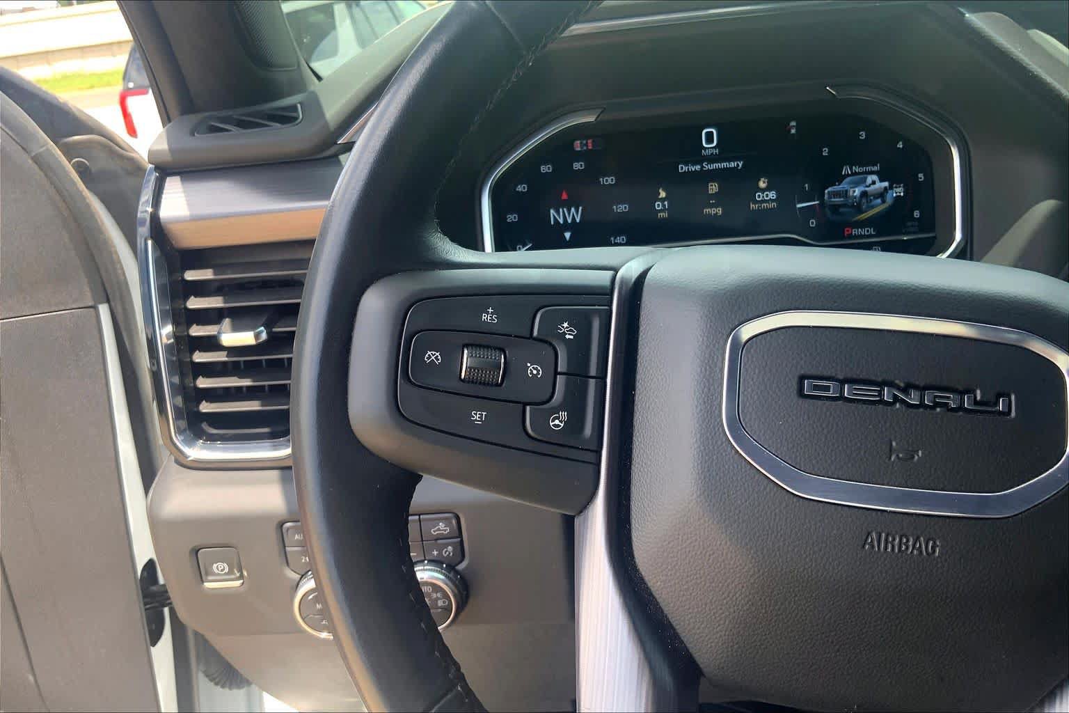 Certified 2025 GMC Sierra 2500 Denali Ultimate AWD/4WD image 23