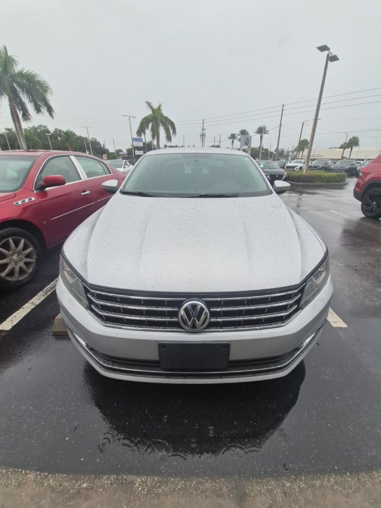 Used 2016 Volkswagen Passat 1.8T S FWD image 1