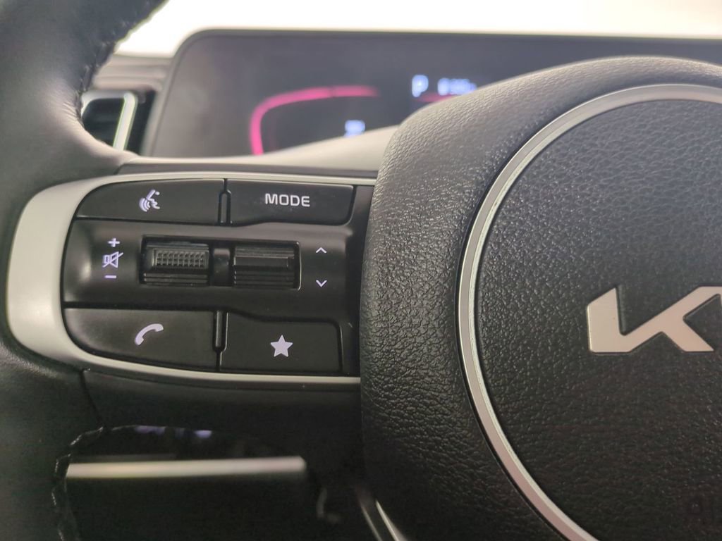 Used 2024 Kia Sportage EX image 31