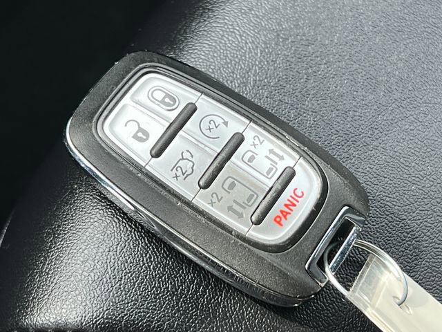 Used 2024 Chrysler Pacifica Limited FWD image 34