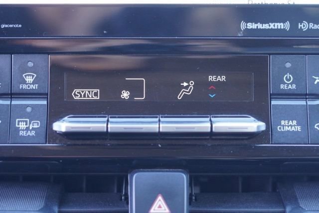 Used 2022 Toyota Highlander XLE image 30