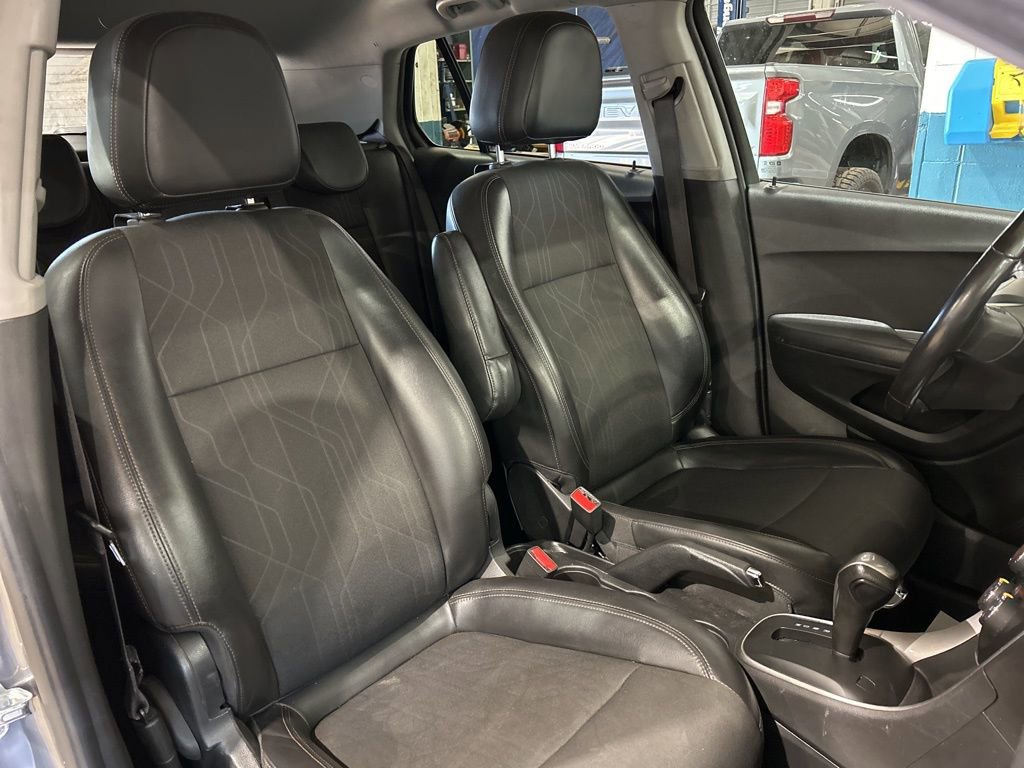 Used 2019 Chevrolet Trax LT w/ LT Convenience Package image 37