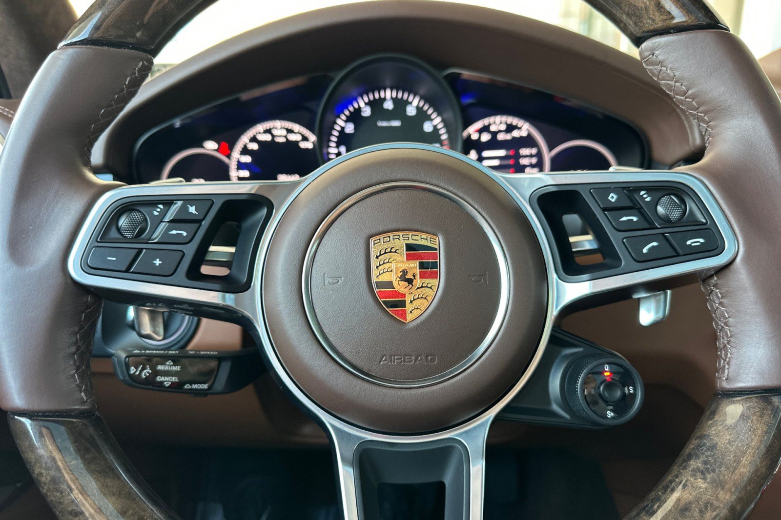 Certified 2023 Porsche Cayenne AWD/4WD image 24