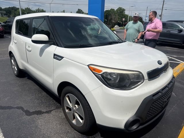 Used 2015 Kia Soul FWD image 2