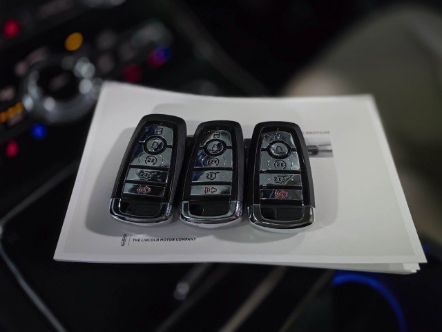 Used 2021 Lincoln Nautilus Reserve image 45