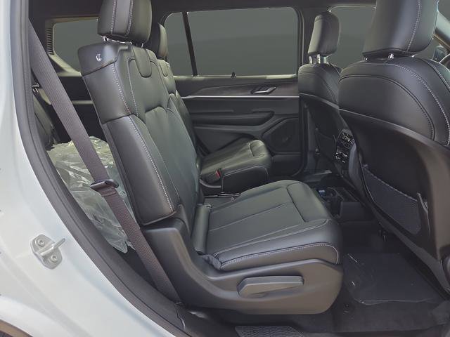 New 2025 Jeep Grand Cherokee L Limited w/ Luxury Tech Group II image 36