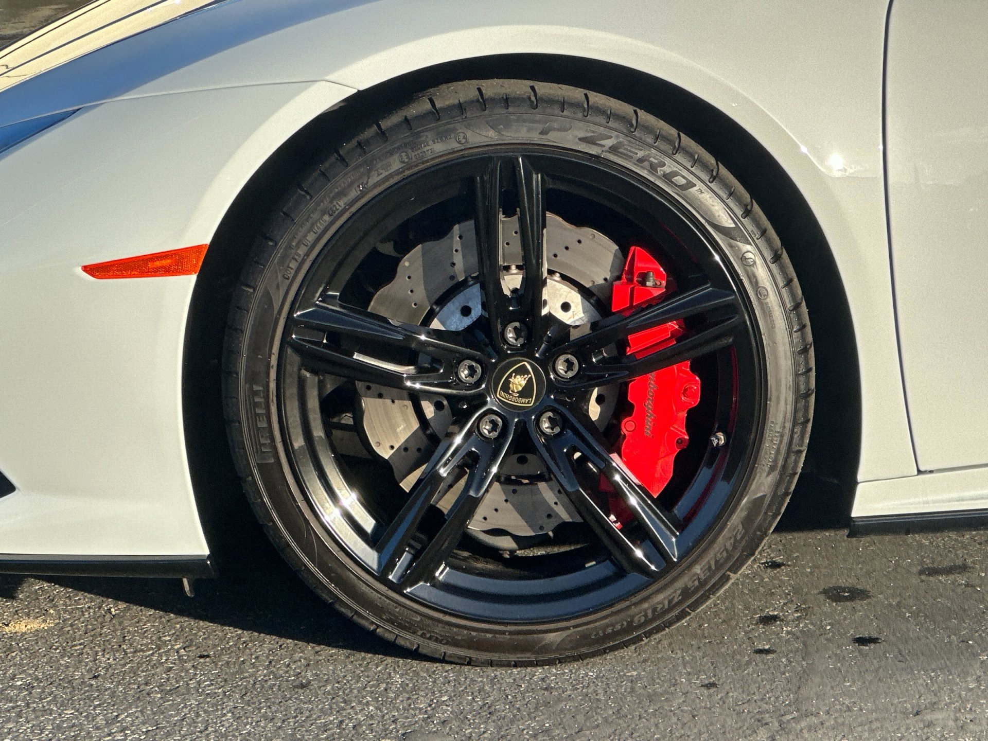 Used 2020 Lamborghini Huracan EVO image 9