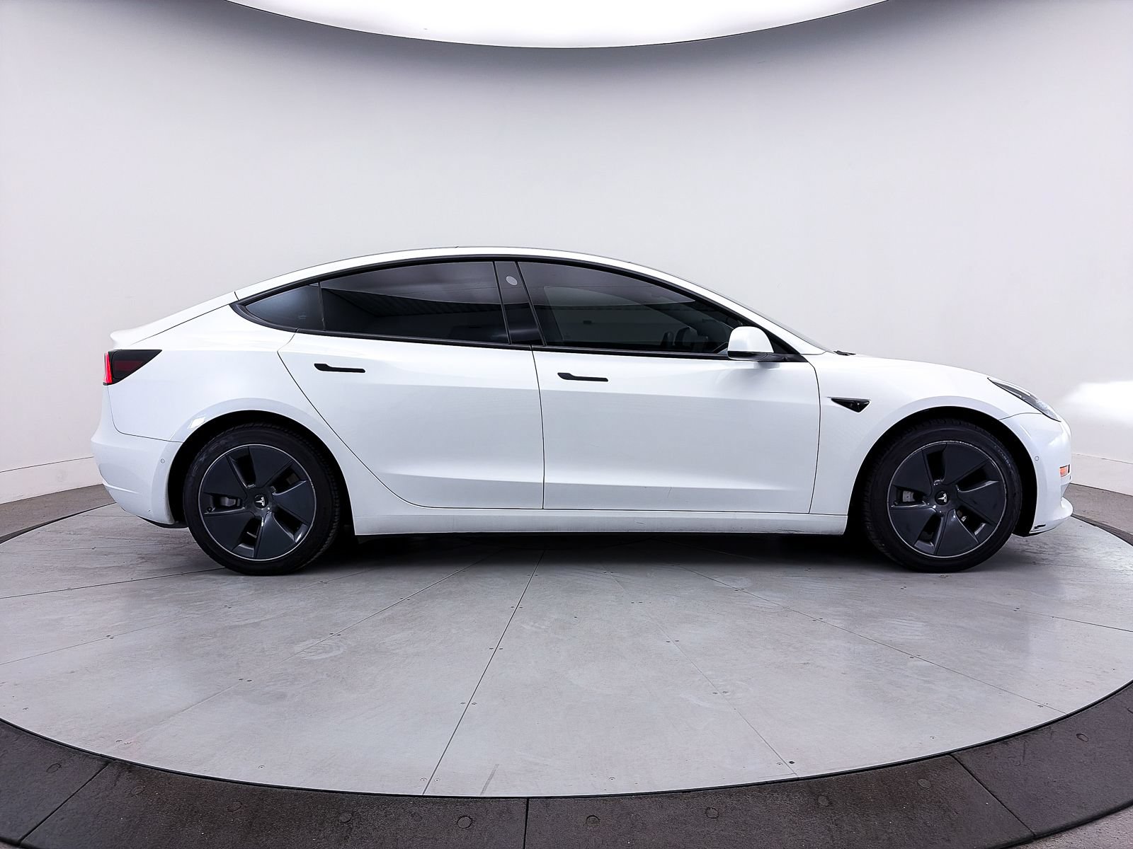 Used 2022 Tesla Model 3 Long Range AWD/4WD image 37