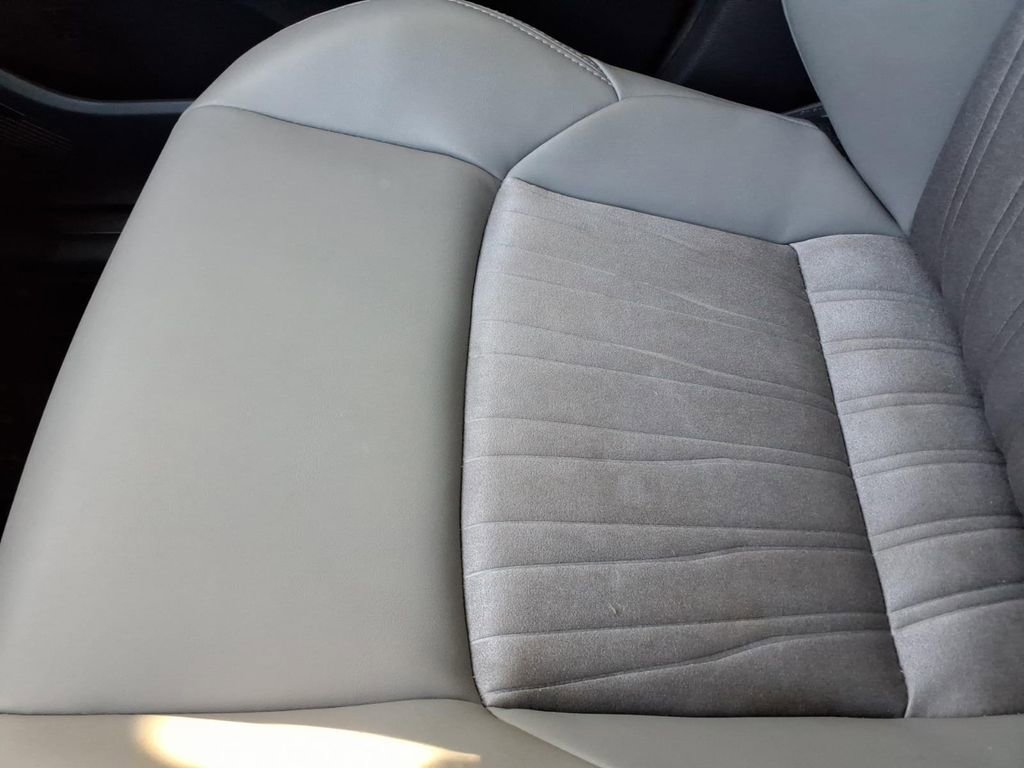 Used 2021 Toyota Venza XLE w/ Carpet Mat Package (TMS) AWD/4WD image 26