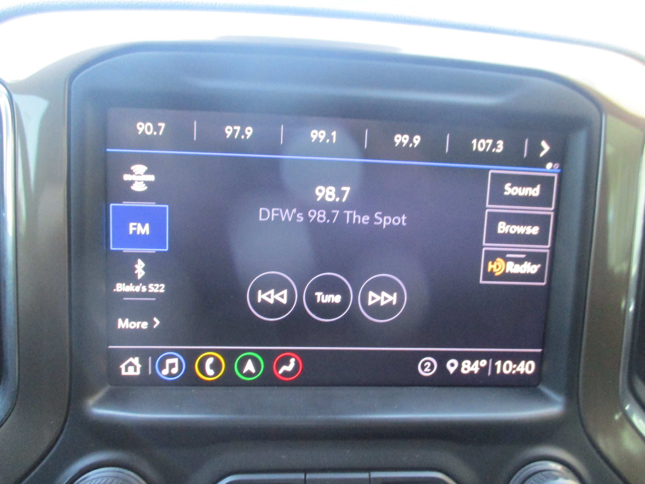 Used 2020 Chevrolet Silverado 1500 High Country w/ Technology Package AWD/4WD image 18