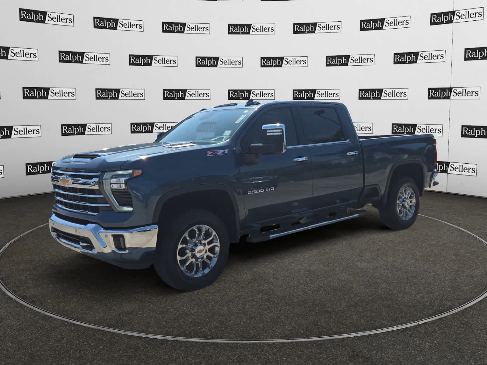 Used 2025 Chevrolet Silverado 2500 LTZ w/ LTZ Premium Package AWD/4WD image 2