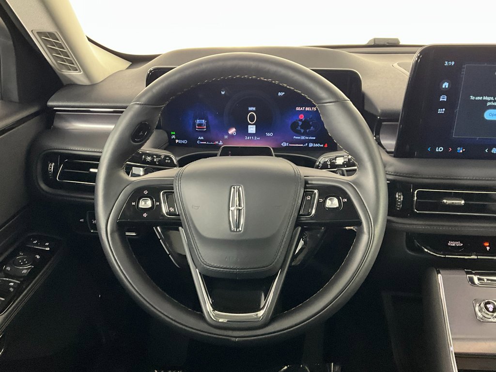 Used 2025 Lincoln Aviator AWD image 11