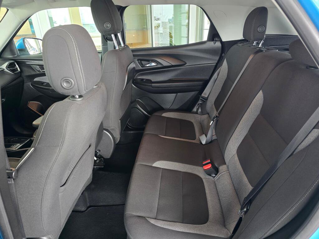 Used 2025 Chevrolet TrailBlazer LT AWD/4WD image 35