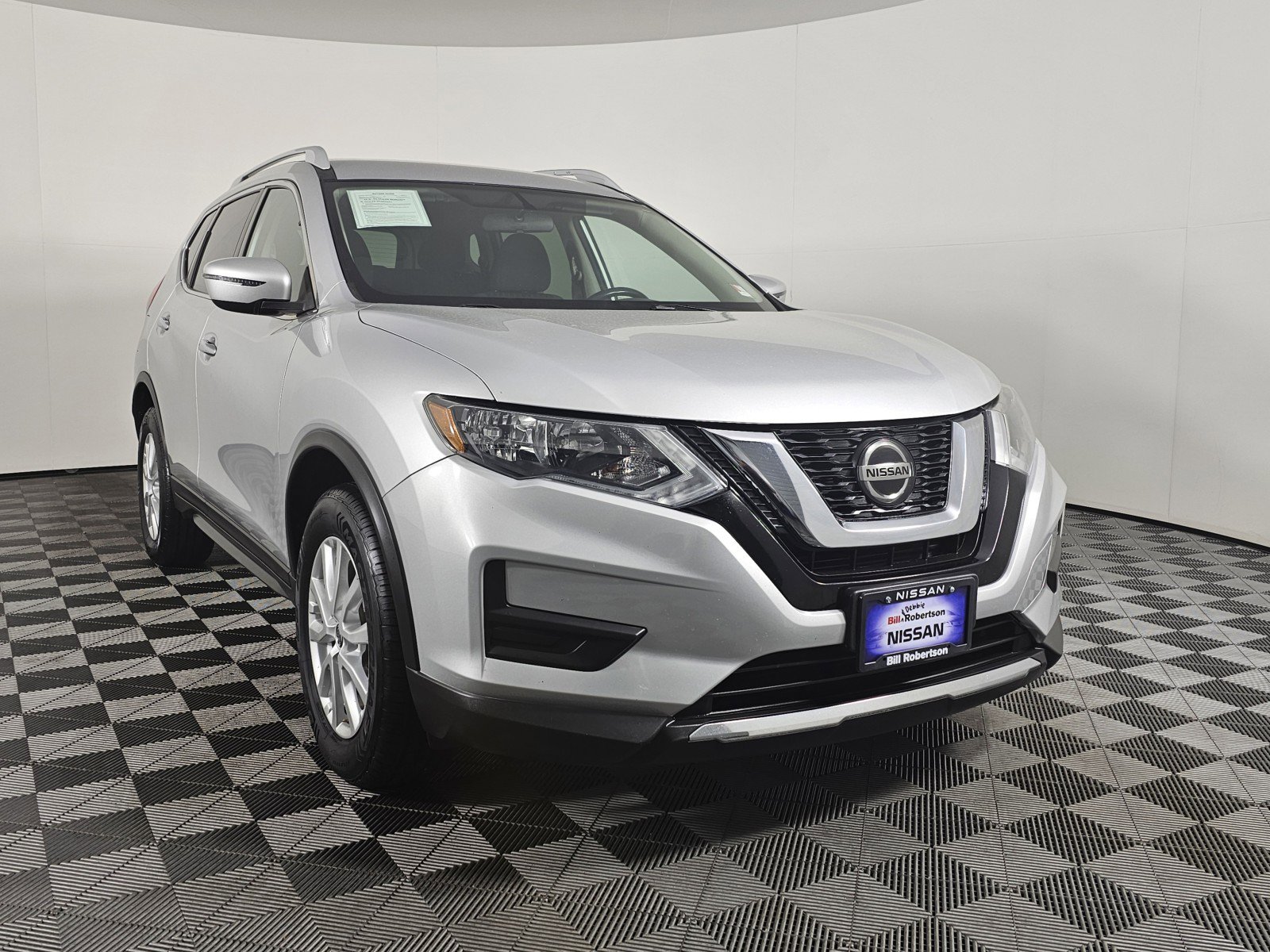 Used 2018 Nissan Rogue SV