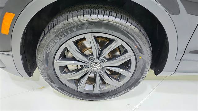 Used 2024 Volkswagen Tiguan SE FWD image 36