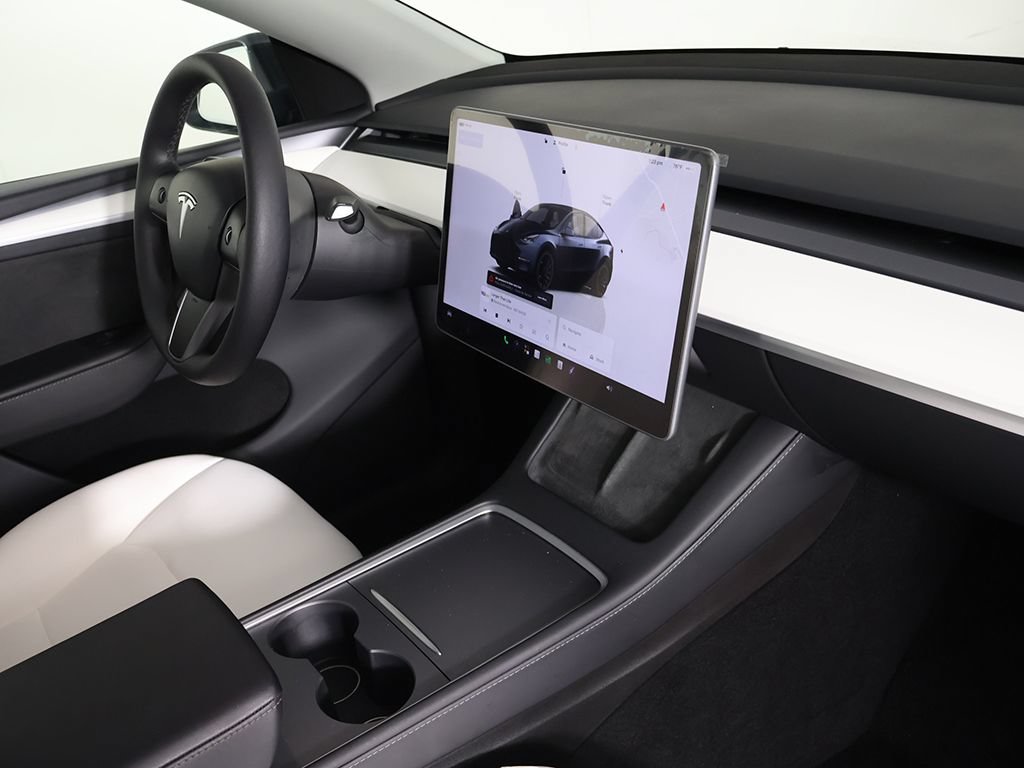 Used 2024 Tesla Model Y Performance AWD/4WD image 29