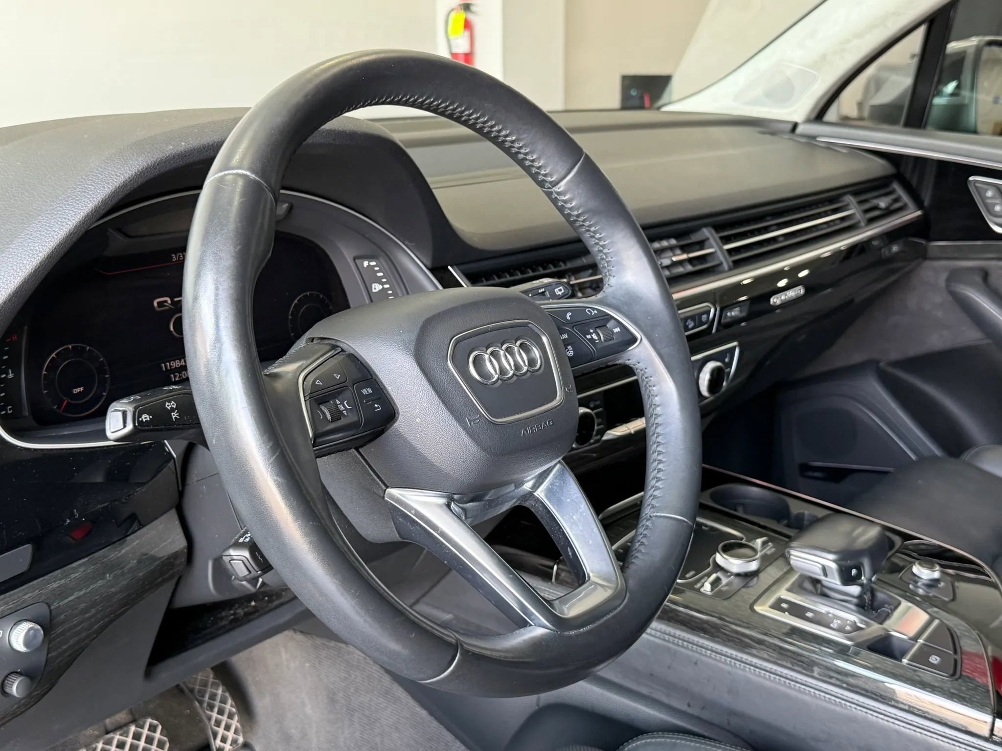 Used 2018 Audi Q7 3.0T Prestige image 9