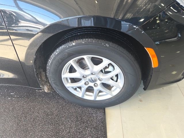 Used 2023 Chrysler Pacifica Touring-L image 5
