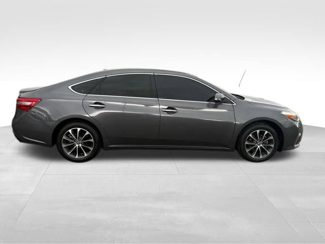 Used 2018 Toyota Avalon XLE Premium image 8
