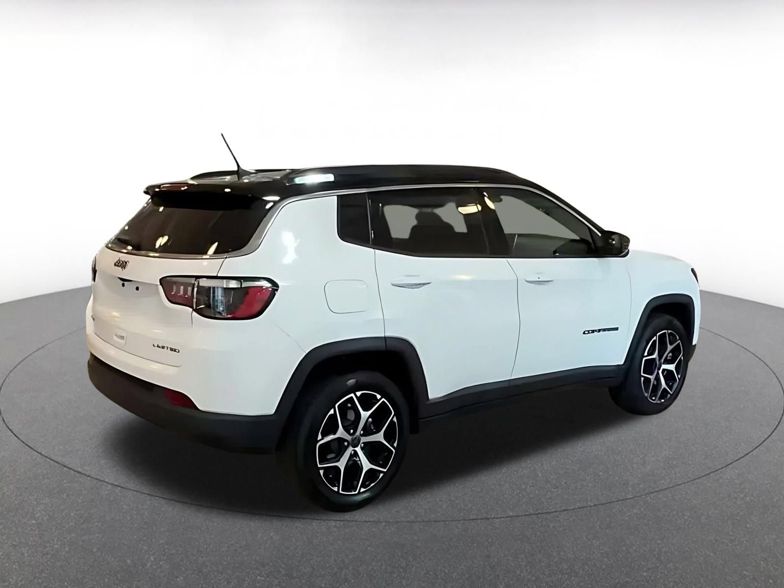 Used 2025 Jeep Compass Limited AWD/4WD image 12