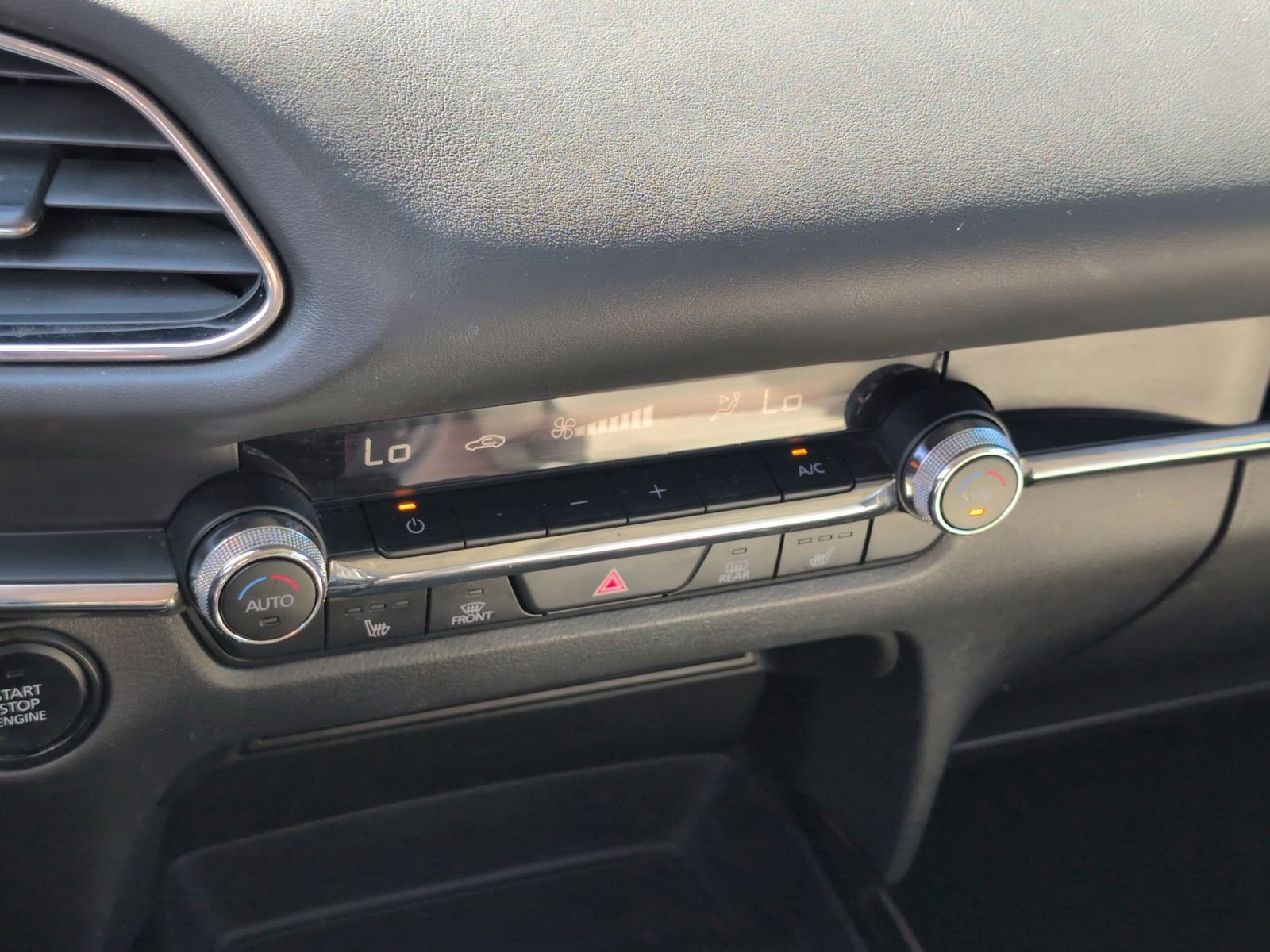 Used 2021 MAZDA CX-30 FWD 2.5 S w/ Premium Package image 23