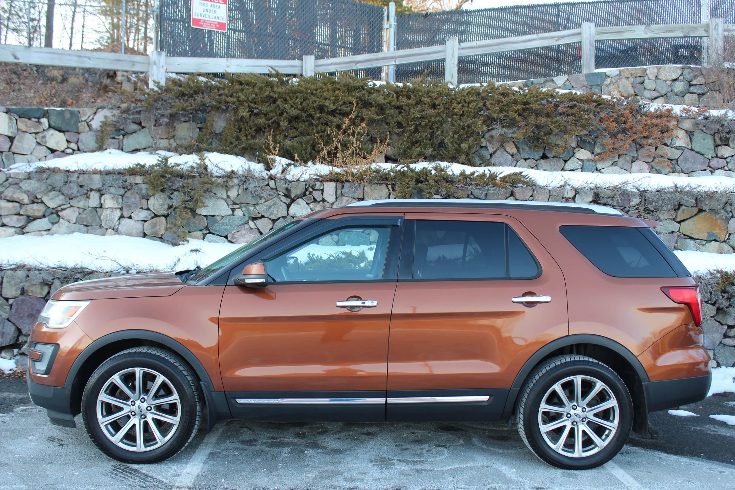 Used 2017 Ford Explorer Limited image 6