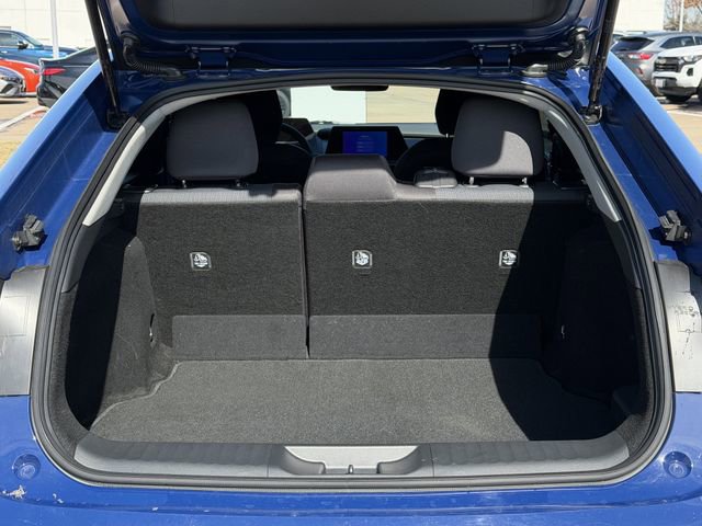 Used 2025 Toyota Prius LE image 28