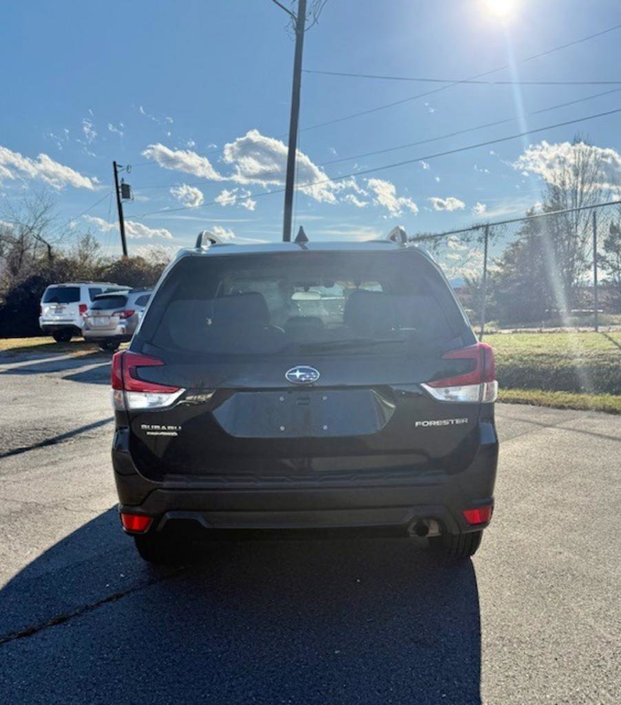 Used 2021 Subaru Forester Premium image 7