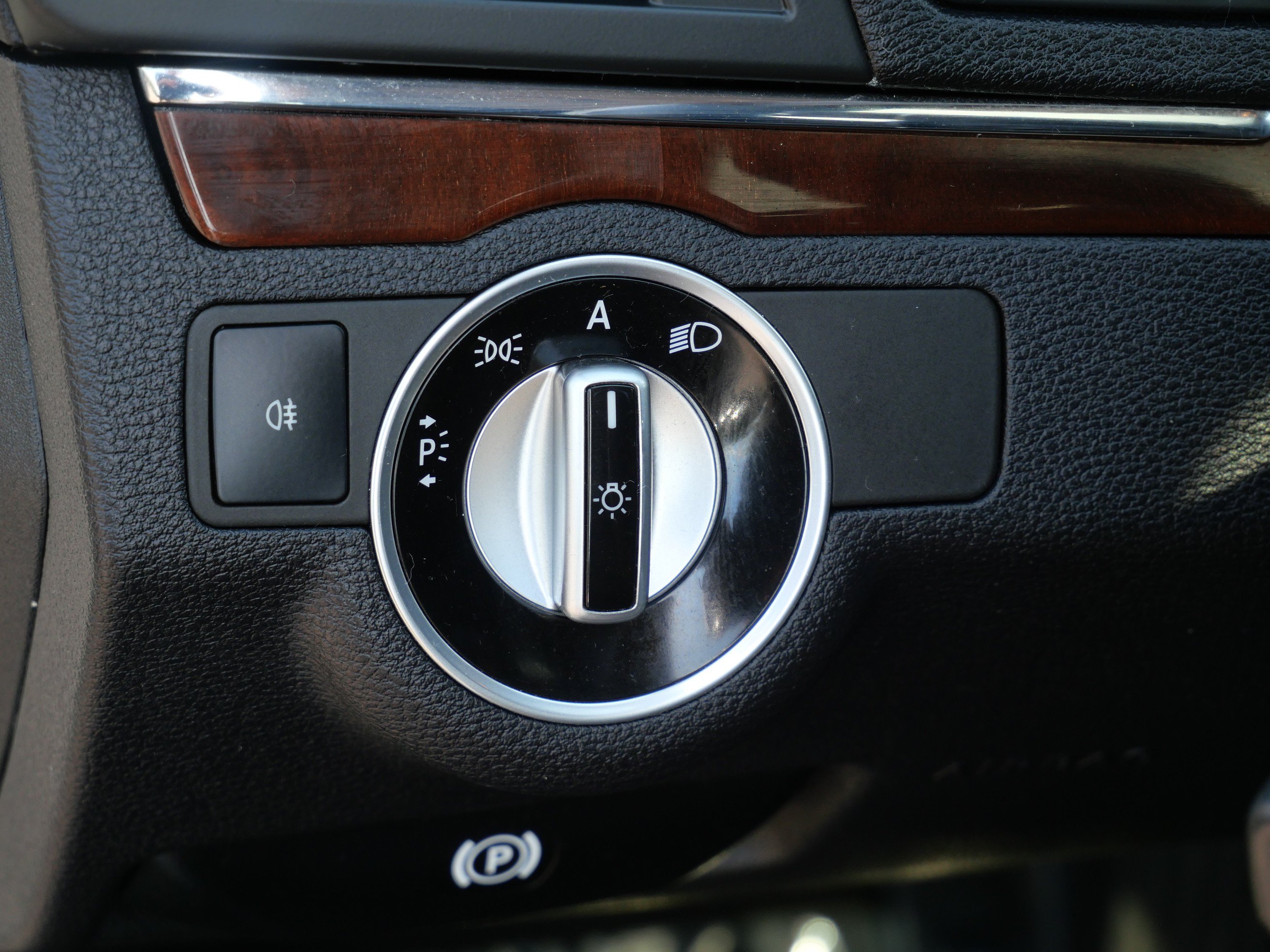 Used 2011 Mercedes-Benz E 550 Coupe image 15