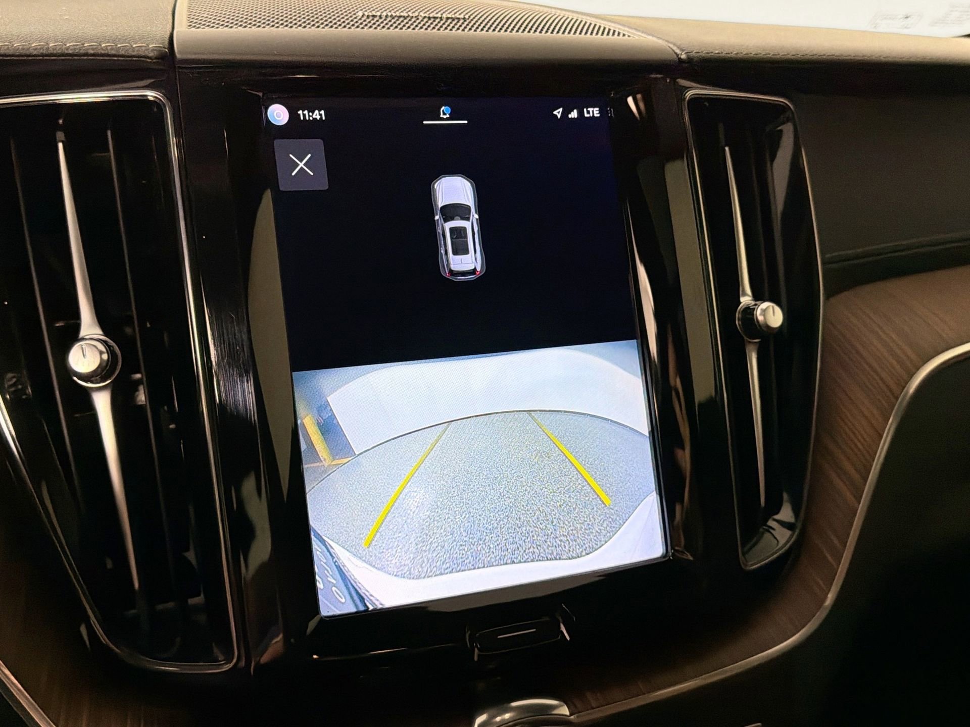 Certified 2023 Volvo XC60 B5 Ultimate w/ Climate Package FWD image 14