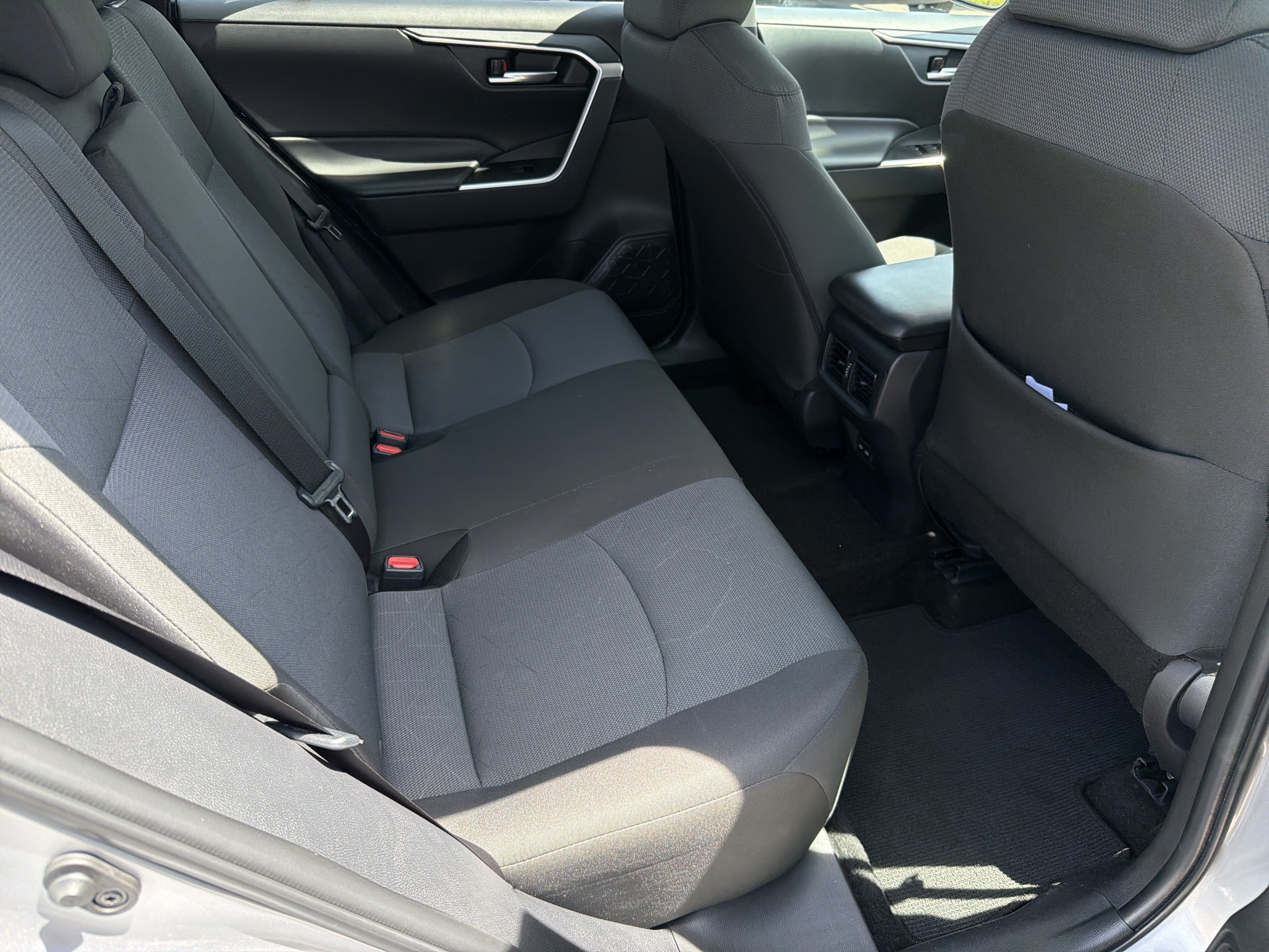 Certified 2025 Toyota RAV4 XLE FWD image 23