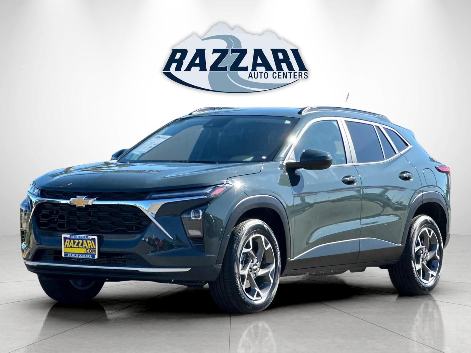Used 2025 Chevrolet Trax LT FWD image 7