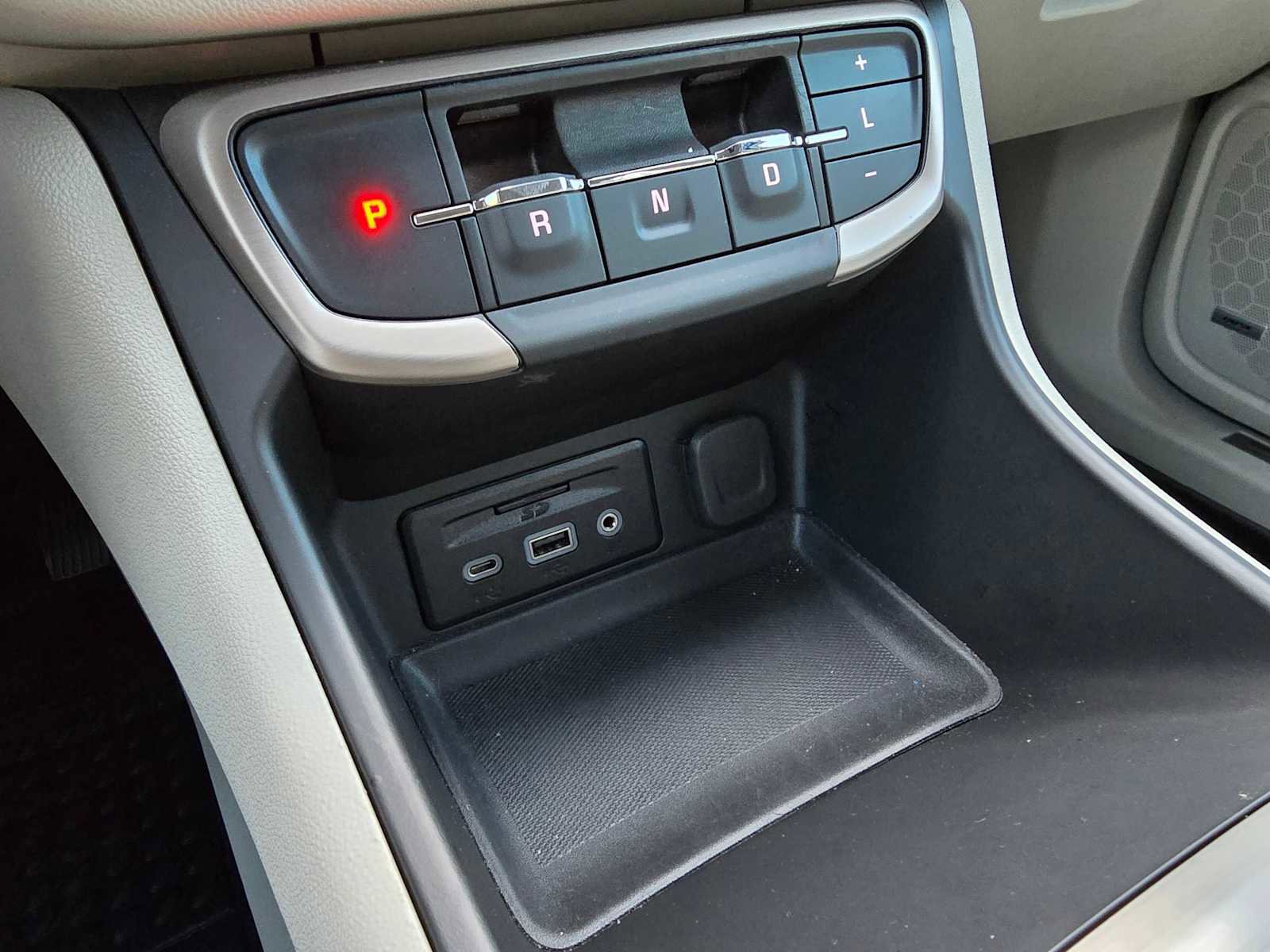 Used 2024 GMC Terrain Denali w/ Denali Premium Package image 35