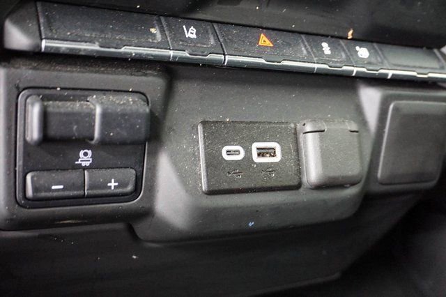 Used 2025 Chevrolet Silverado 2500 Custom image 26