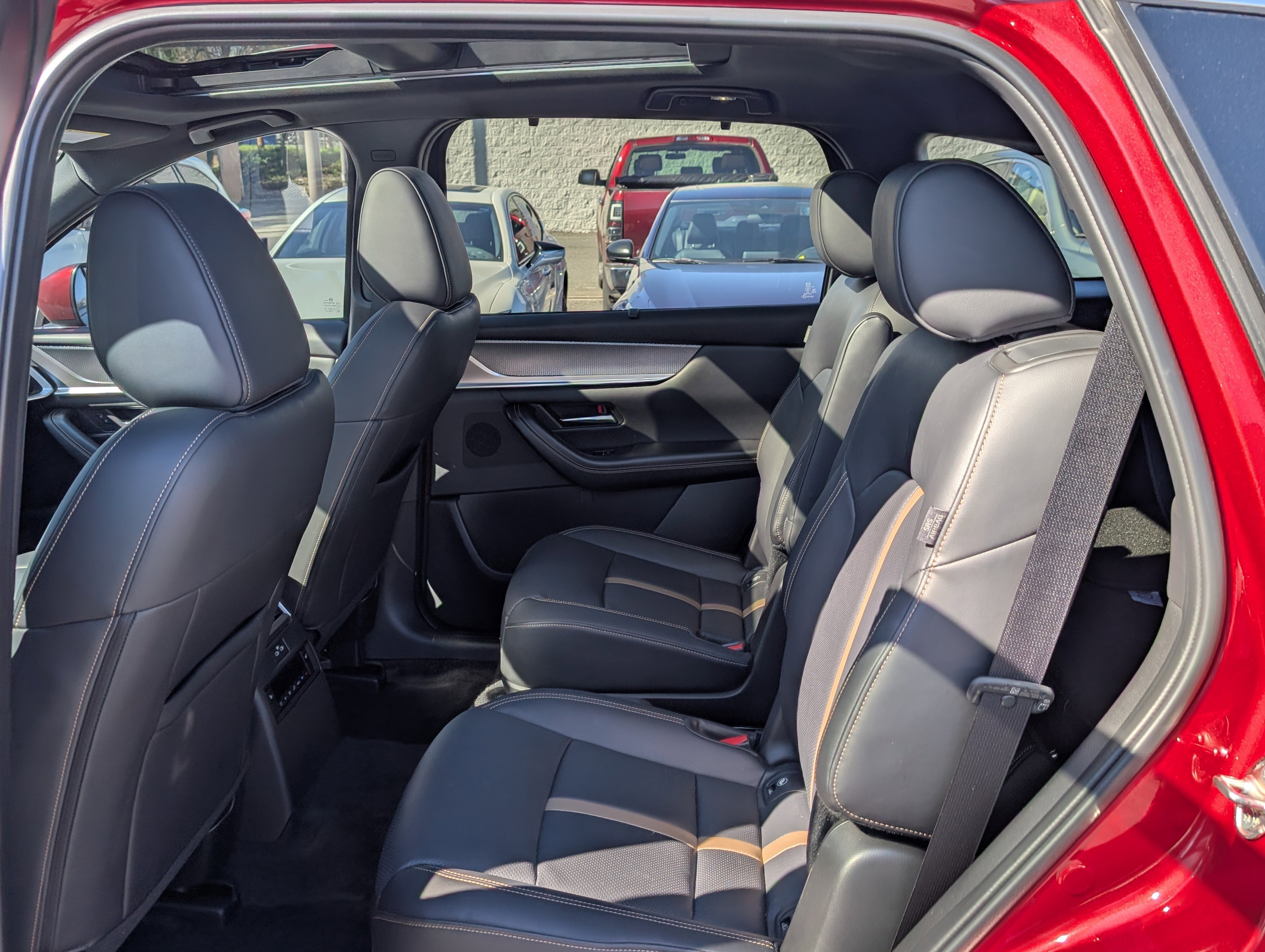 Used 2024 MAZDA CX-90 Plug-In Hybrid w/ Premium Plus image 16