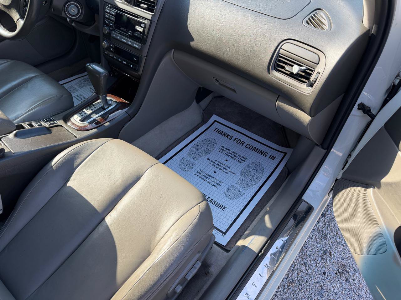 Used 2001 INFINITI I30 FWD image 10