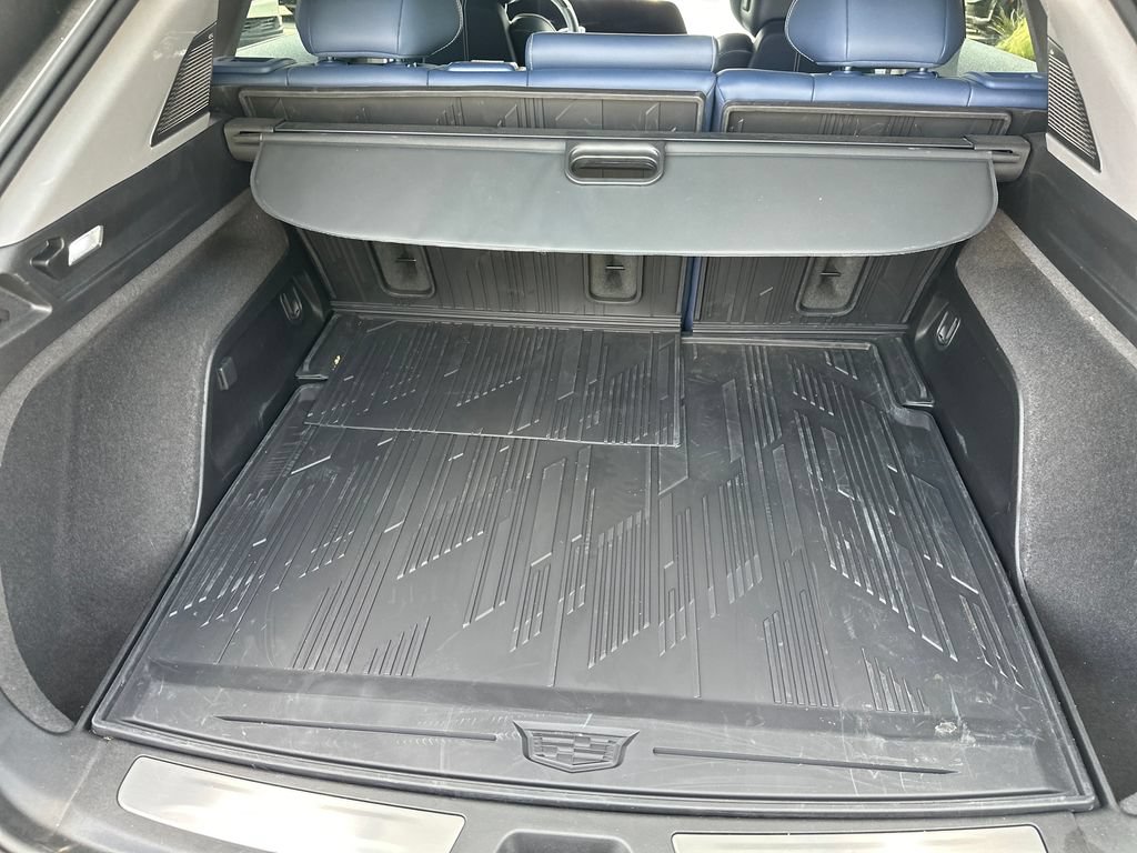 New 2025 Cadillac Optiq Luxury 2 w/ LPO, Floor Liner Package AWD/4WD image 45
