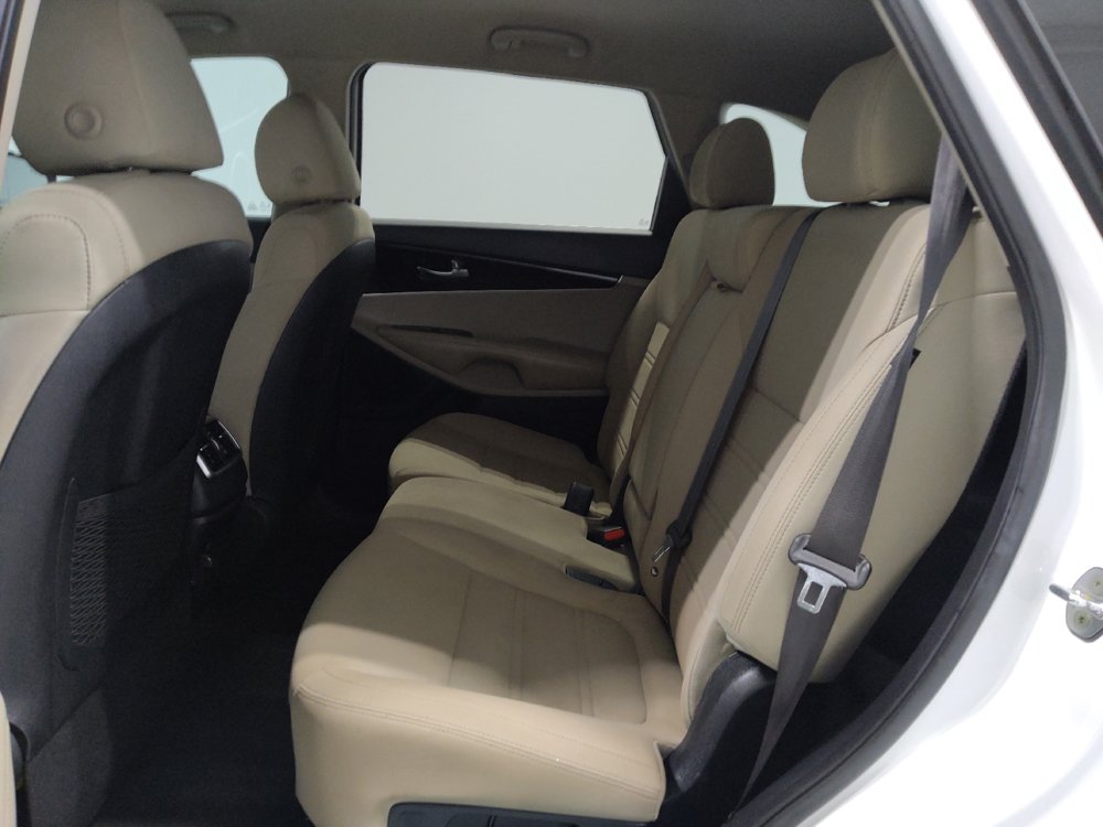 Used 2020 Kia Sorento S FWD image 18