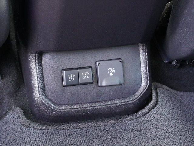 Used 2021 Toyota Highlander Limited FWD image 27