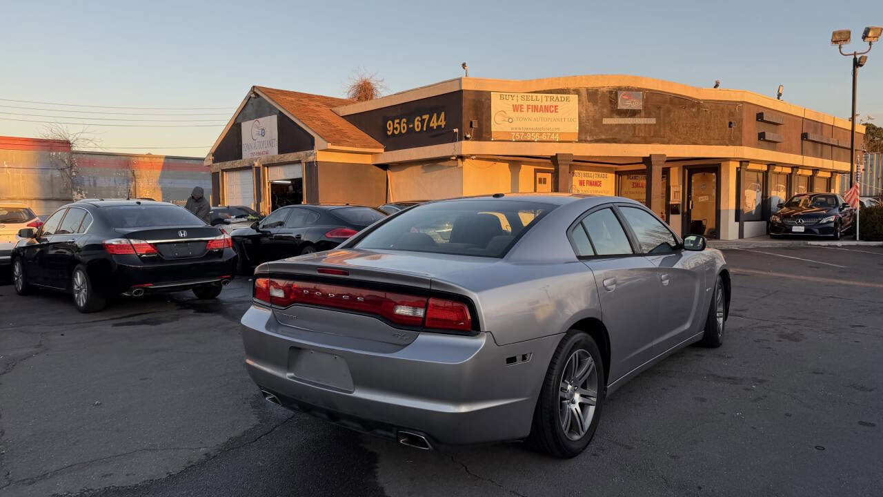 Used 2014 Dodge Charger R/T image 19