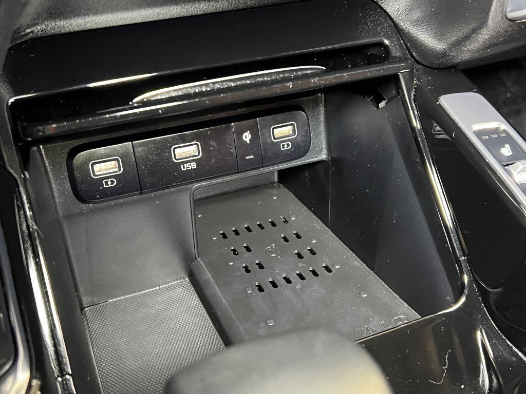 Used 2022 Kia Sorento SX Prestige w/ Rust Color Package image 44