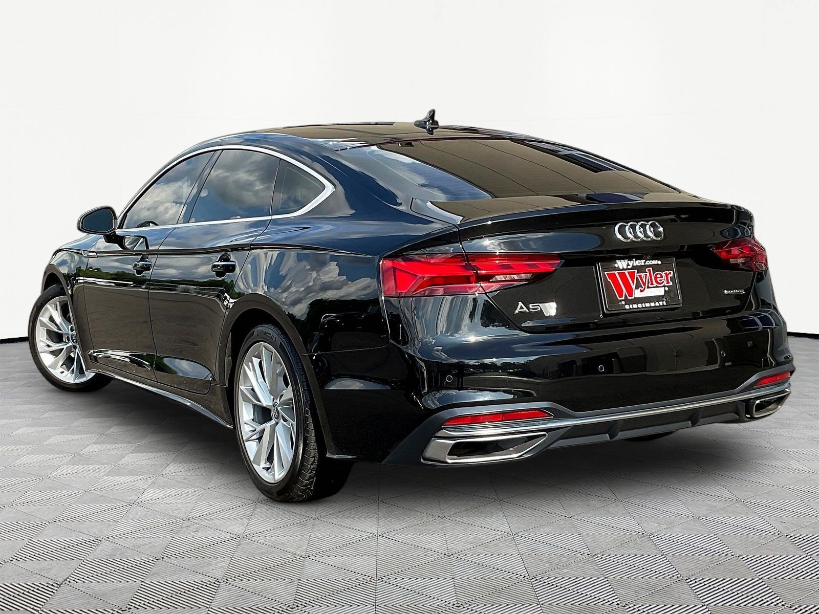 Used 2021 Audi A5 2.0T Premium w/ Convenience Package AWD/4WD image 4