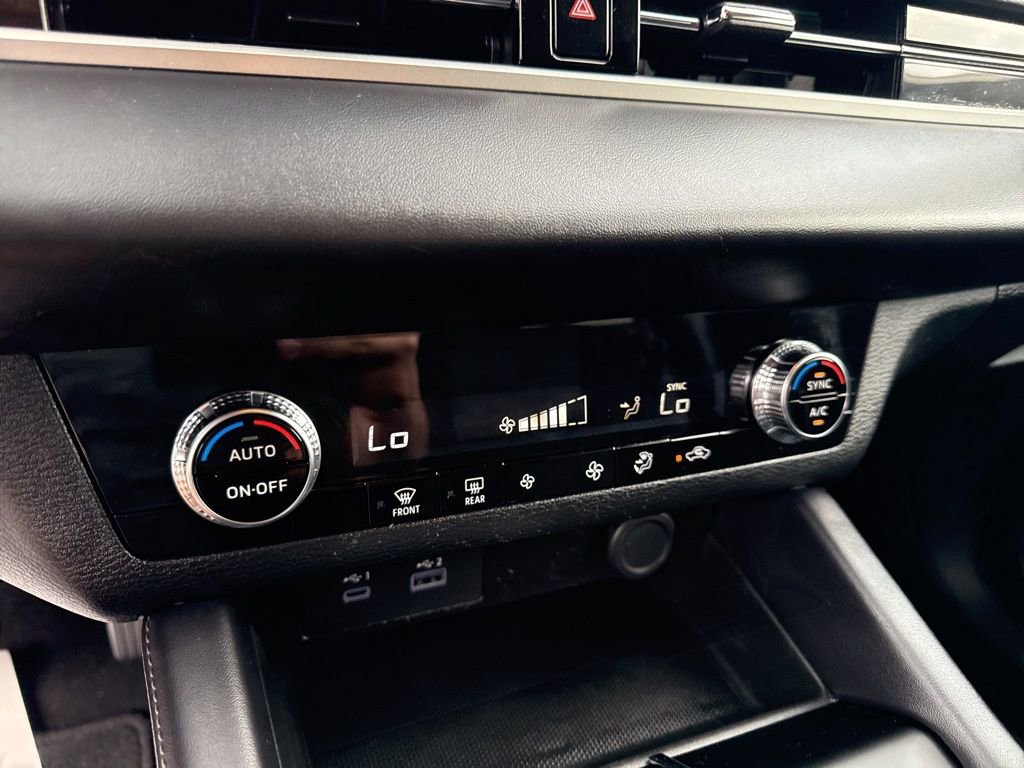 Used 2024 Mitsubishi Outlander ES image 25