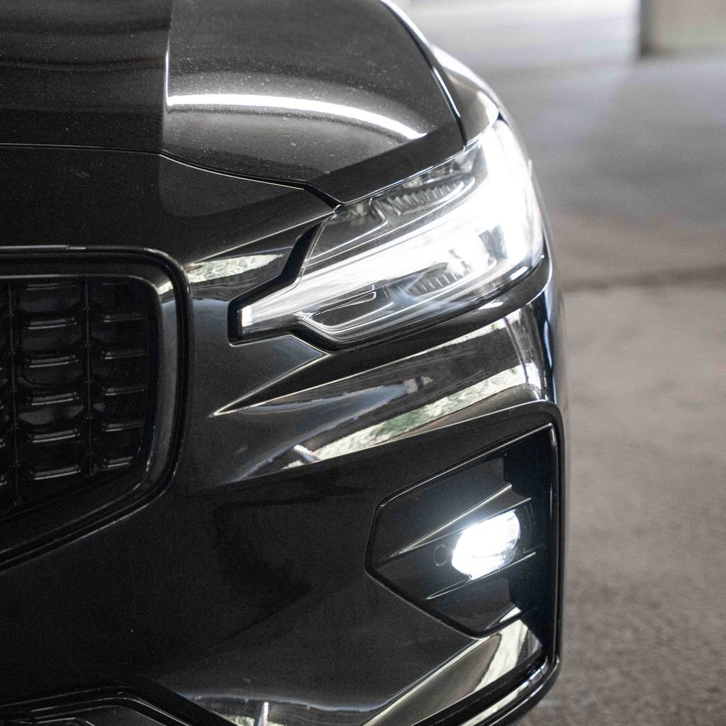Certified 2024 Volvo S60 B5 Plus FWD image 3