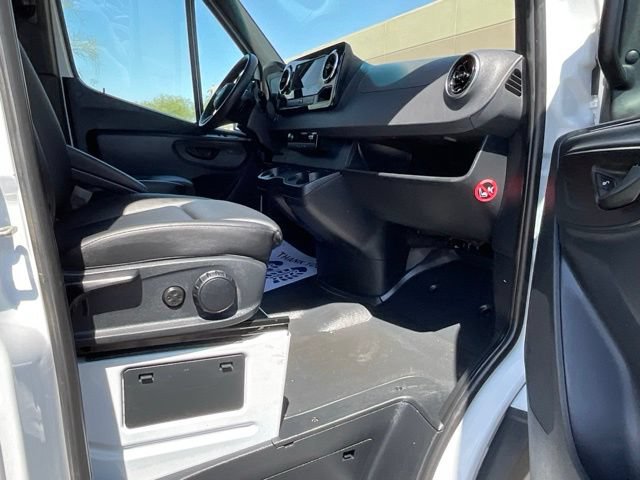 Used 2025 Mercedes-Benz Sprinter 2500 image 10