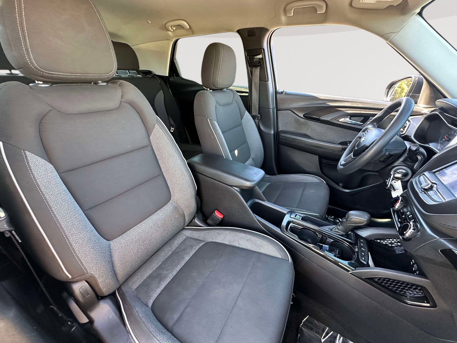 Used 2021 Chevrolet TrailBlazer LS image 26