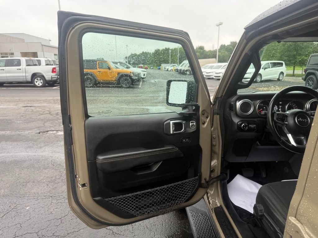 Certified 2020 Jeep Gladiator Overland AWD/4WD image 17