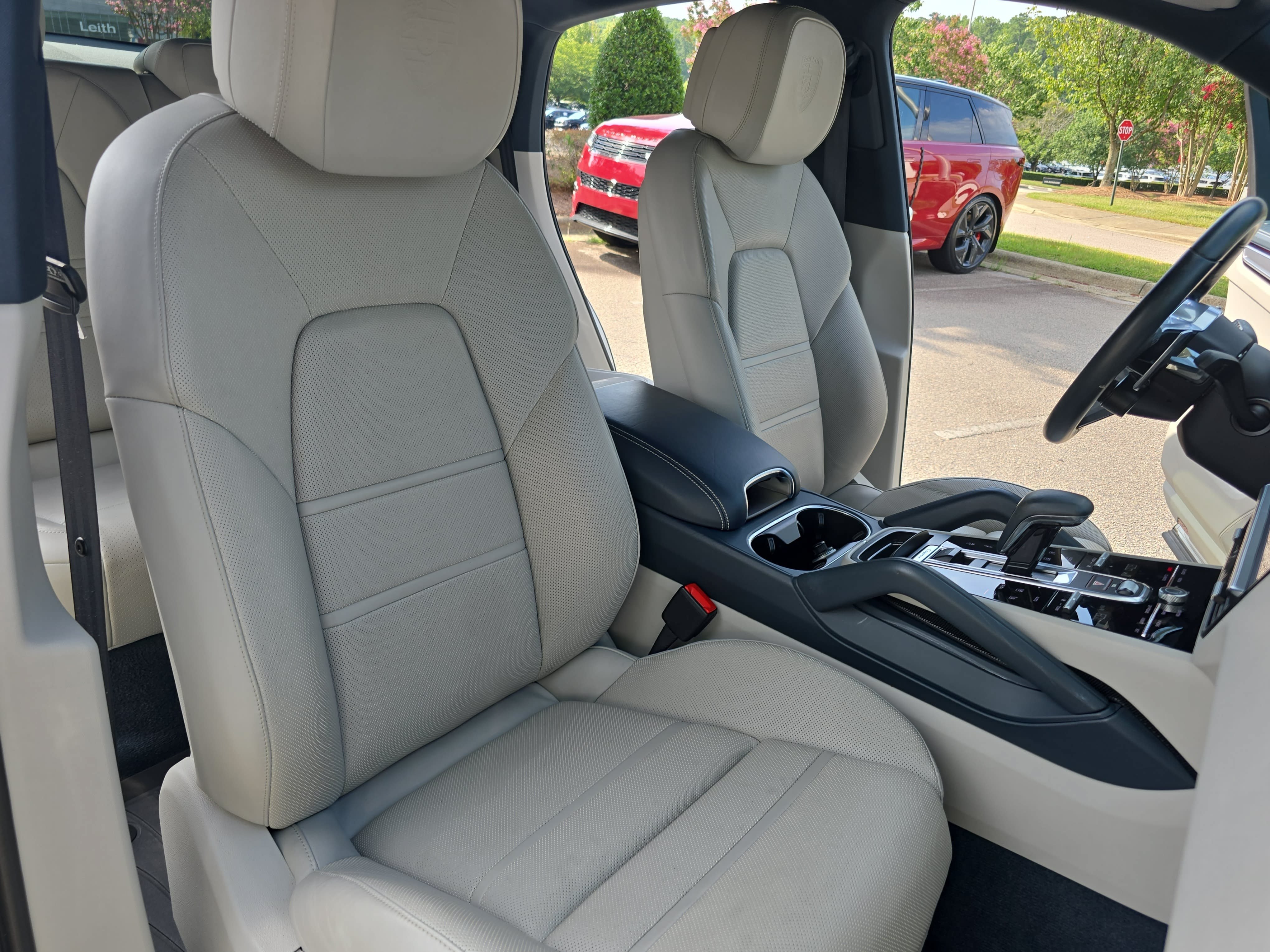 Used 2021 Porsche Cayenne Coupe AWD/4WD image 10