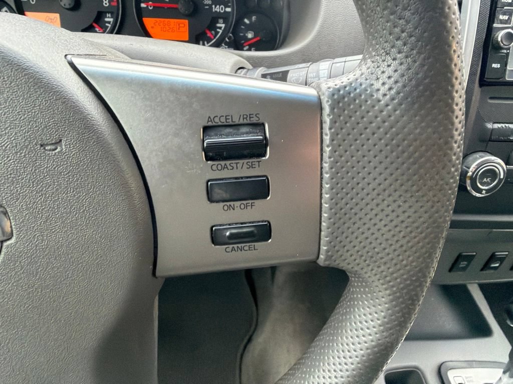 Used 2010 Nissan Frontier SE AWD/4WD image 23