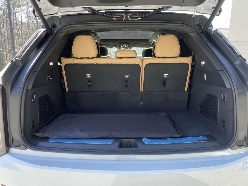 New 2025 Cadillac Escalade IQ Sport 2 w/ LPO, ONYX Package image 9